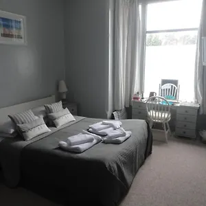 Waves In Bed and breakfast